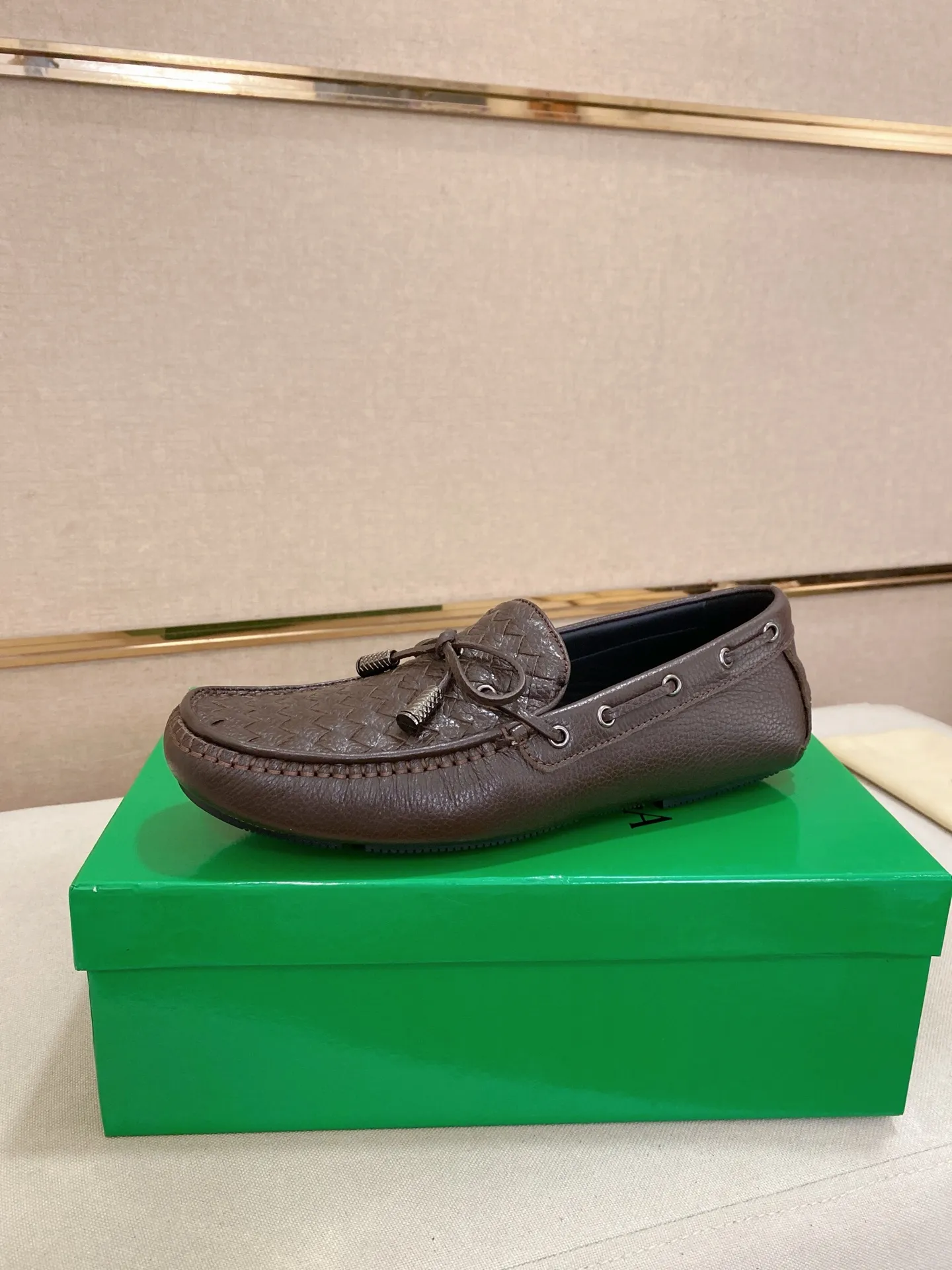 Men's shoes 💰 400💰 (Niu Li + Niu Pad) [BV] latest hot style‼ ️Casual men's shoes, uppers imported deer pattern first-layer cowhide ➕Full imported cowhide lining✔️Exquisite workmanship, excellent foot feel, special rubber soles✔️, cool and fashionable, the latest fashion, fashionable outsole, hurry up. Code number: 38-44 (can be customized to 37.45, non-refundable)
